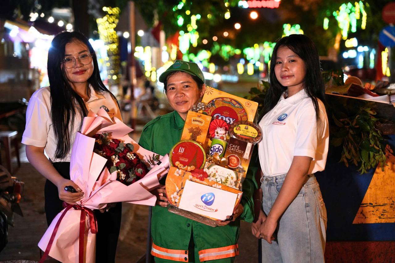 Biểu tượng email